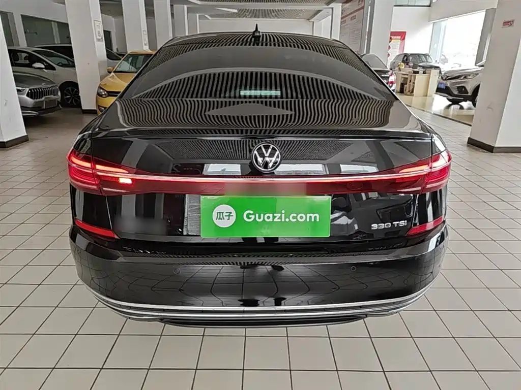 Volkswagen Passat 2023 Facelift 330TSI Starlight Luxury Edition фото 6