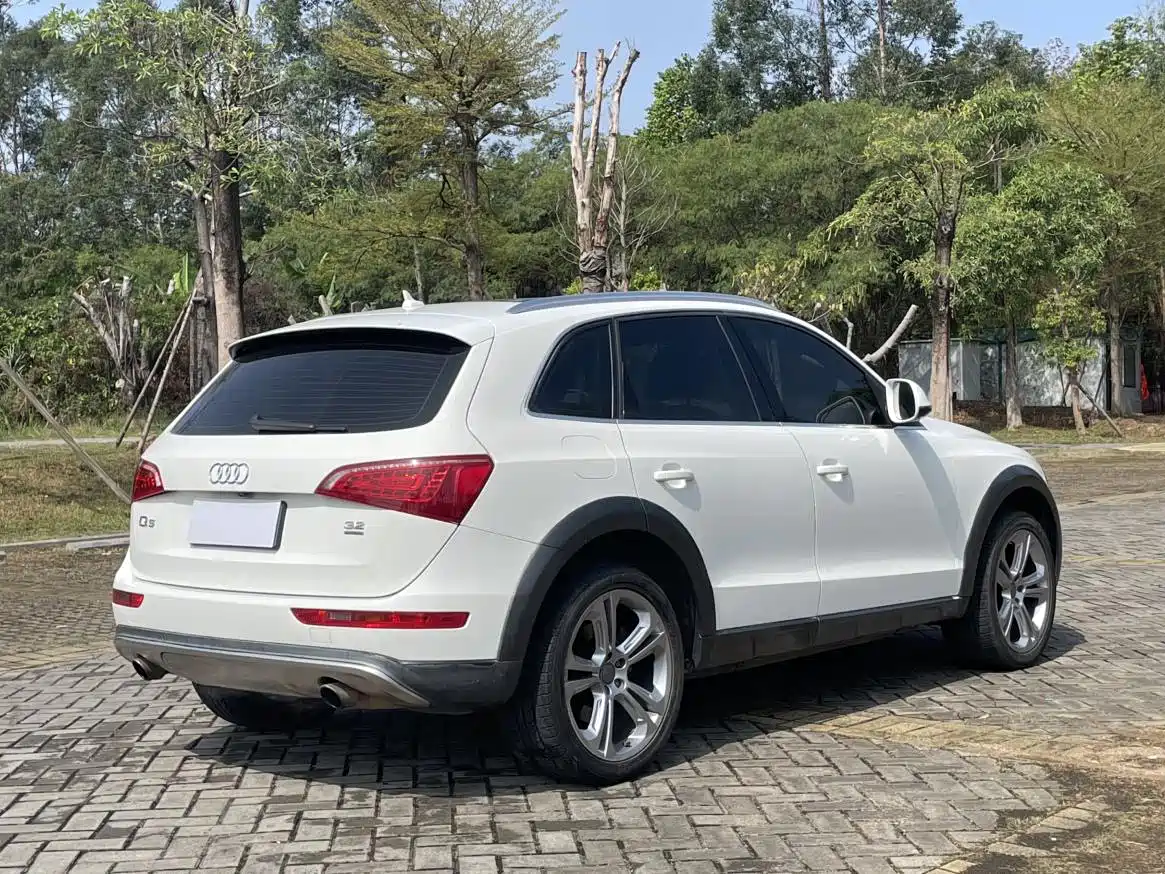 Audi Q5 (Import) 2011 2010 3.2FSI Sport