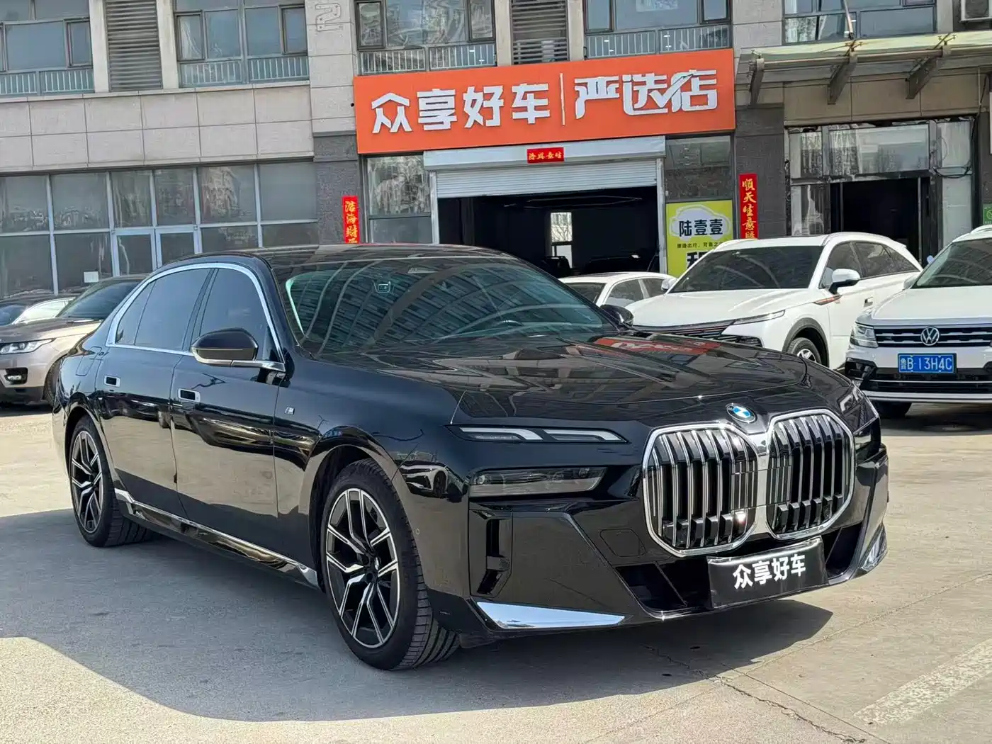 BMW 7 Series 2023 Model 735Li M Sport Package фото 3