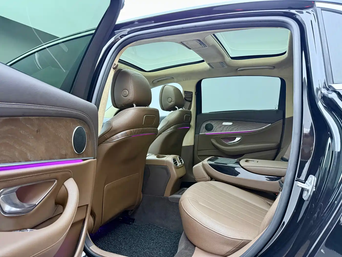 Mercedes-Benz E-Class 2017 E 300 L Luxury фото 6