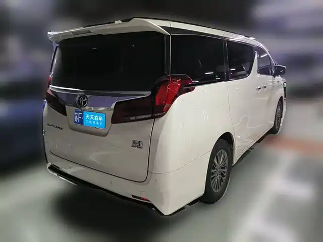 Toyota Alphard 2021 Hybrid 2.5L Luxury — фото 2