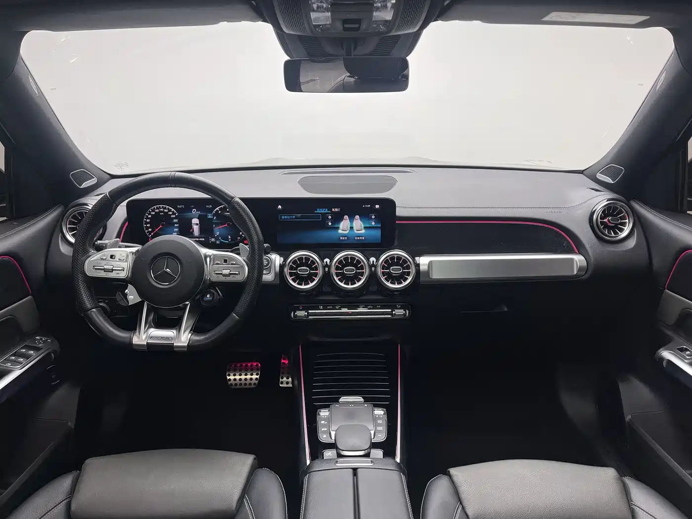 Mercedes-Benz GLB AMG 2021 AMG GLB 35 4MATIC фото 13