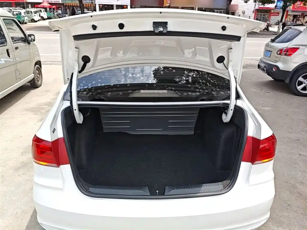 Volkswagen Santana 2016 1.4L Manual Trend Edition фото 19