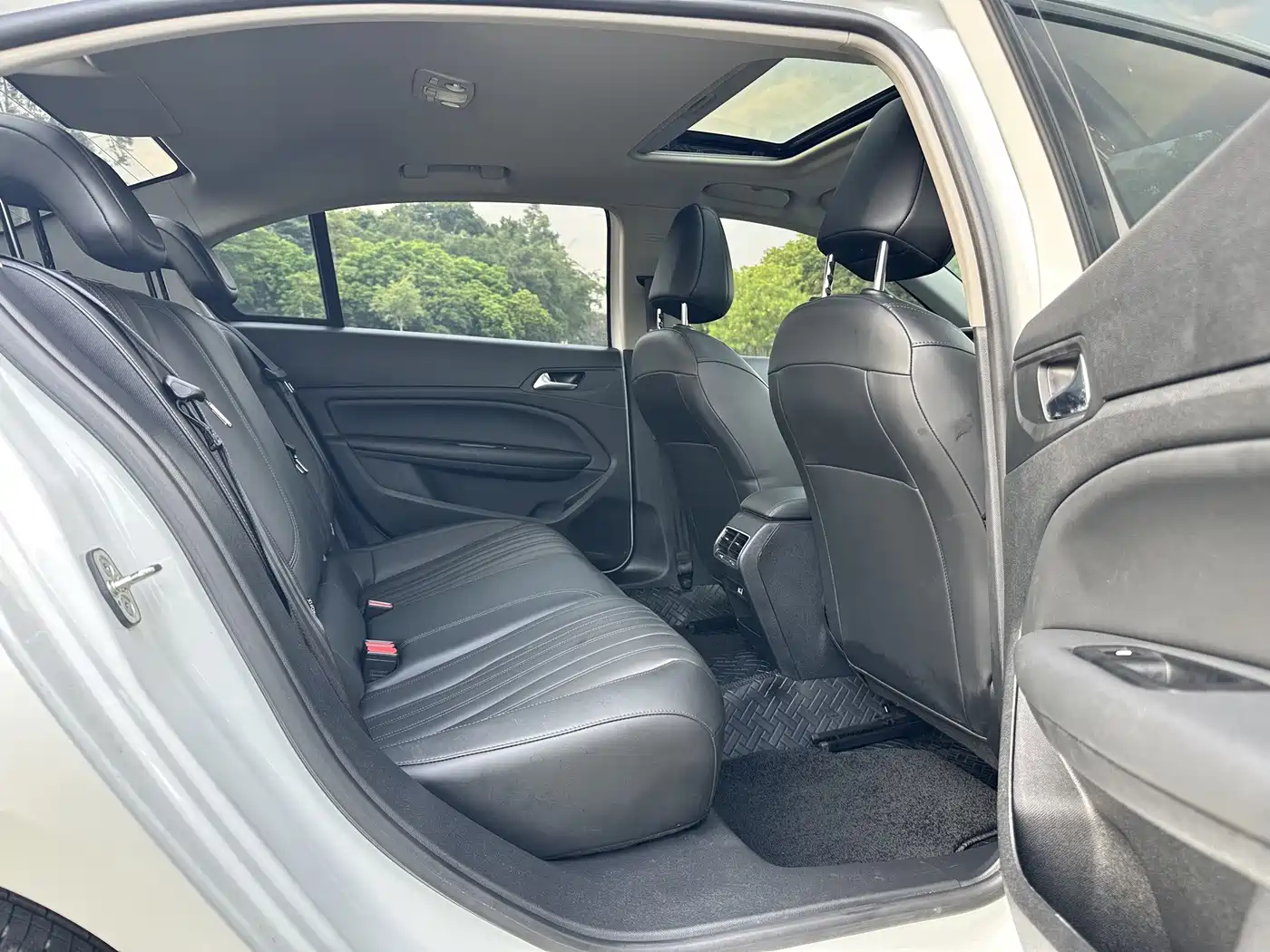 Peugeot 408 2024 2022 1.6T Progressive Edition