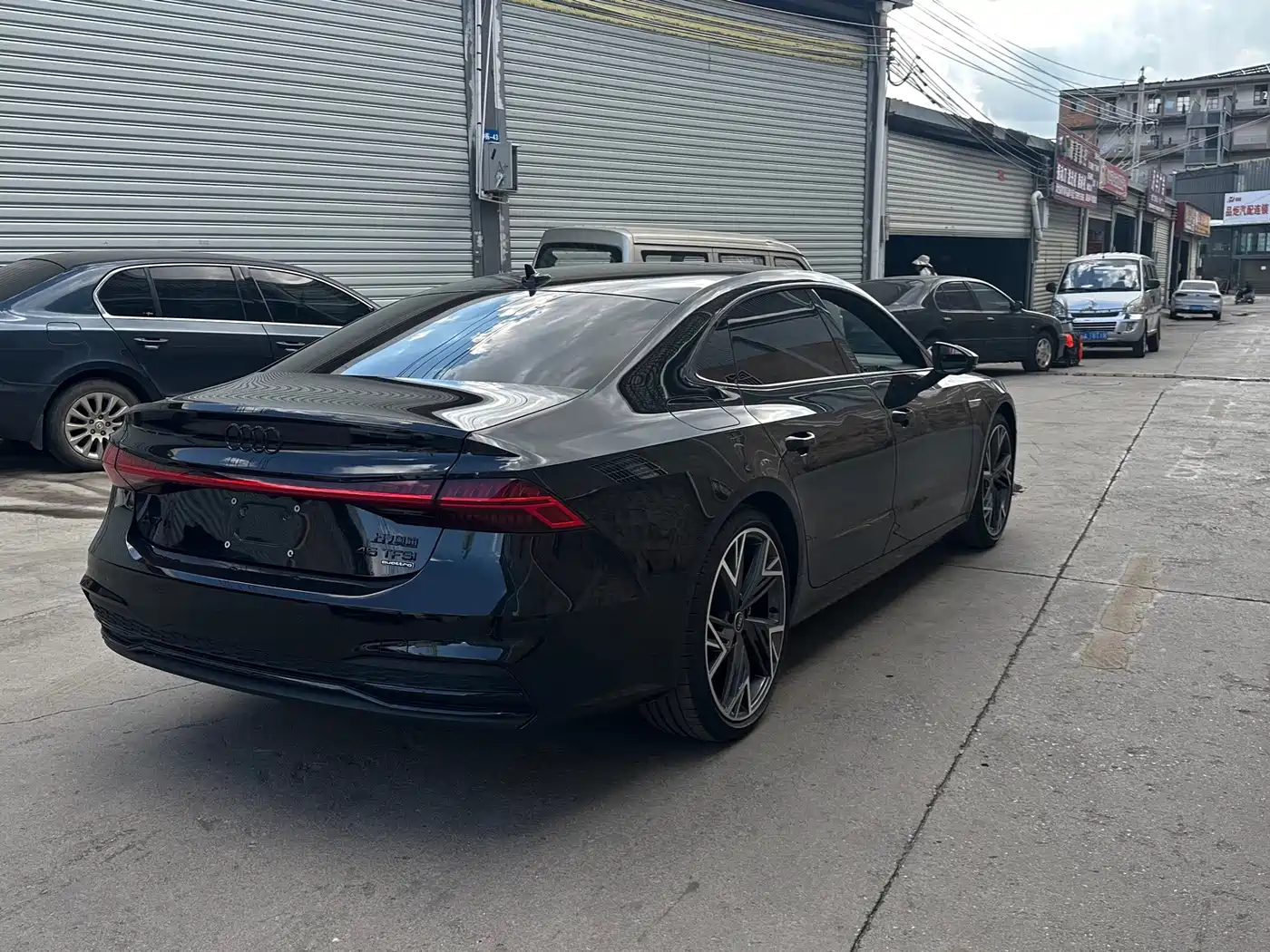 Audi A7L 2022 2022 45 TFSI quattro S-line Black Warrior Edition