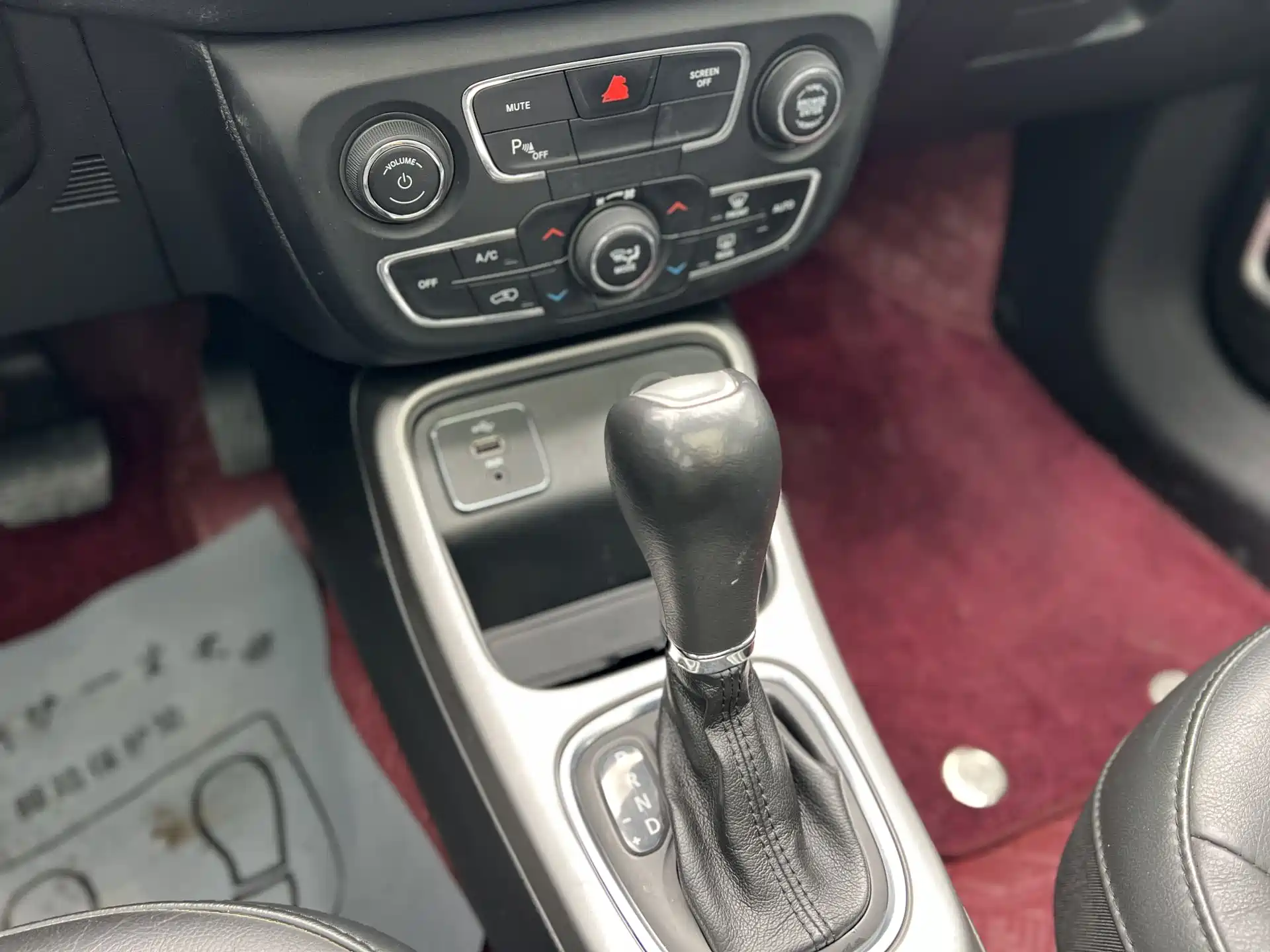 Фото 13 - Jeep Compass