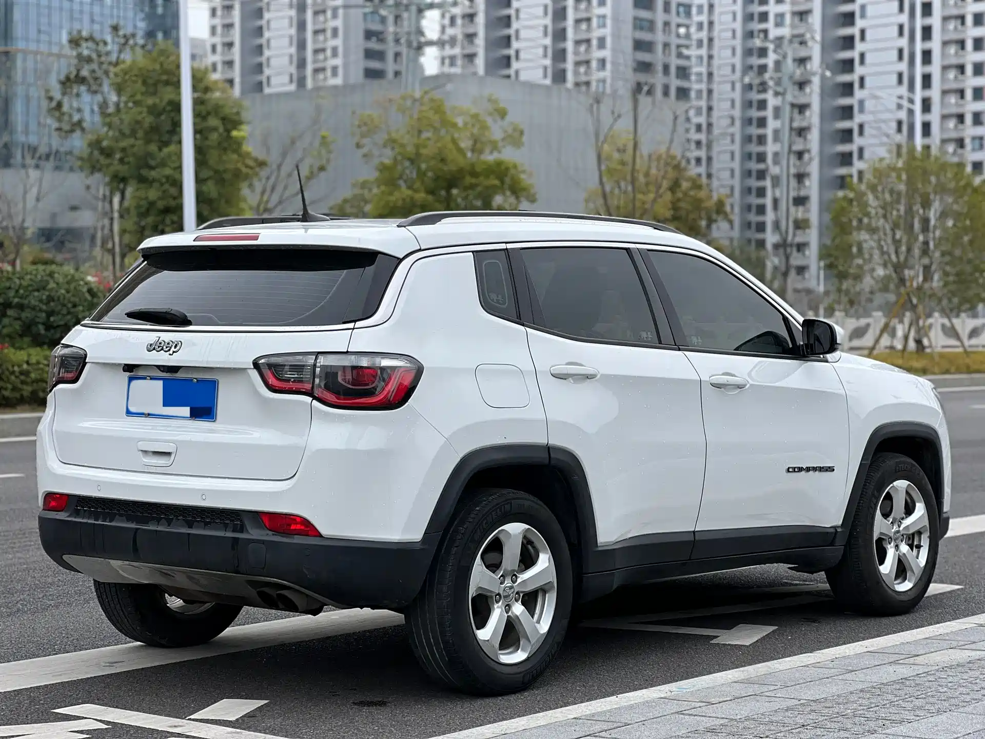 Фото 16 - Jeep Compass