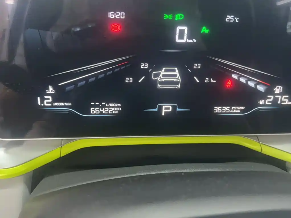 Фото 3 - Geely Coolray