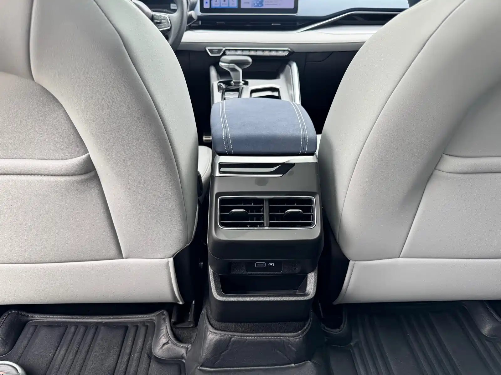 Фото 21 - Geely Preface