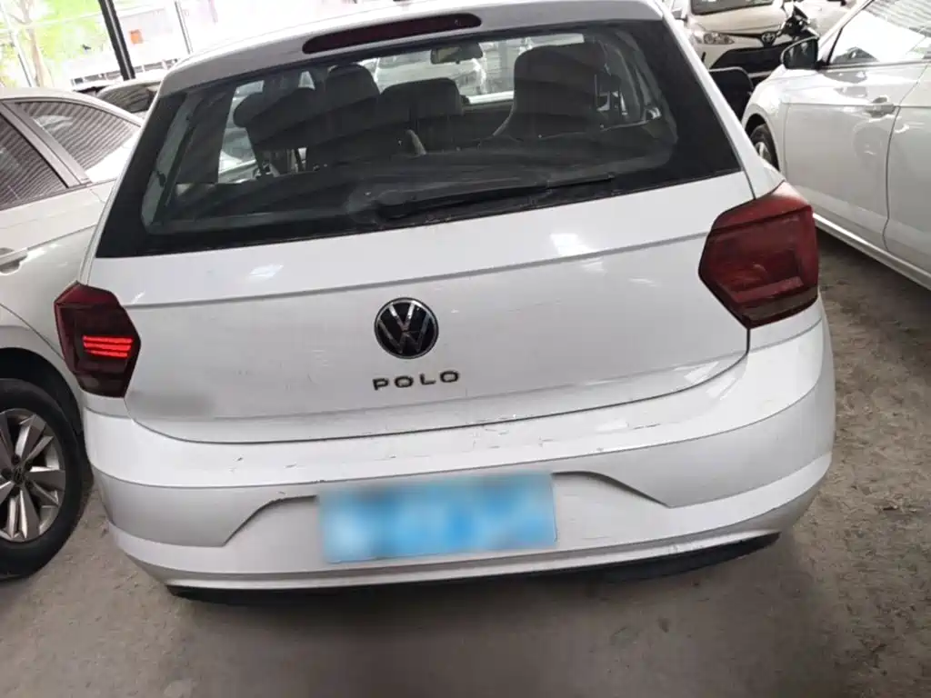 VOLKSWAGEN POLO