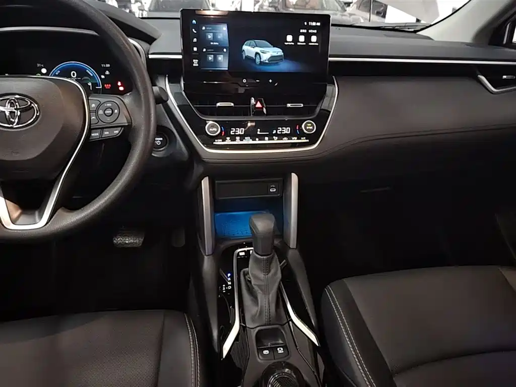 Toyota Frontlander 2024 2.0L Smart Hybrid Dual Engine Luxury Edition фото 13