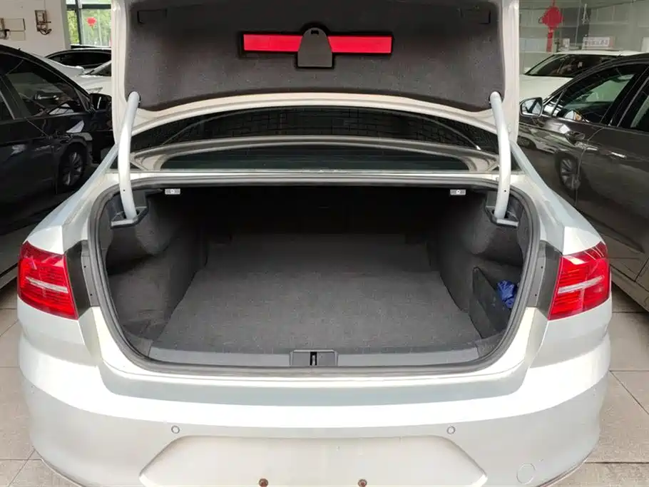 Volkswagen Magotan 2018 330TSI DSG Leading фото 4