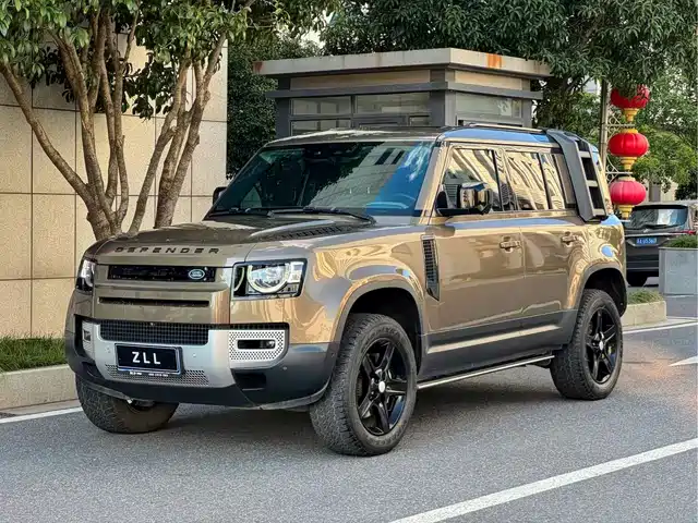 Land Rover Defender 110 P400 HSE