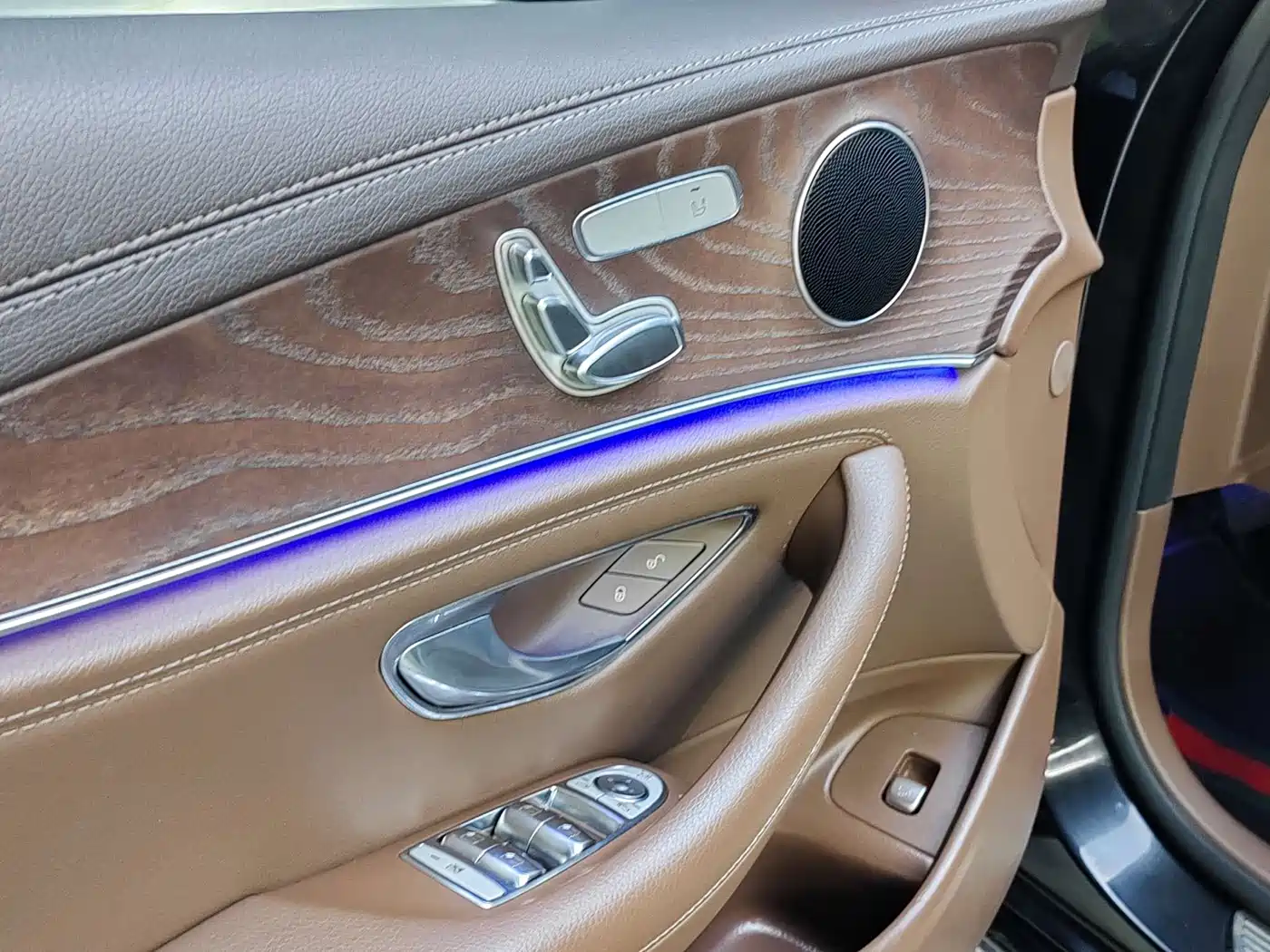 Mercedes-Benz E-Class 2021 E 260 L фото 8