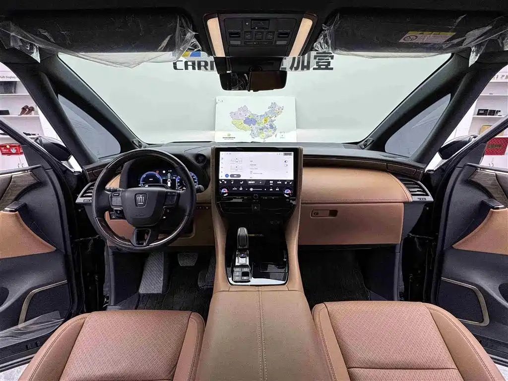 Toyota Vellfire 2024 Crown Hybrid 2.5L Executive Premium Edition фото 10