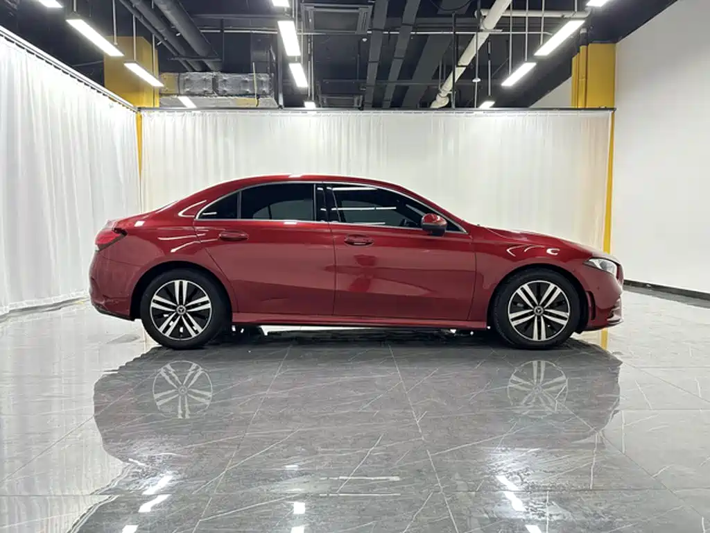 Фото 8 - Mercedes-Benz A-Class