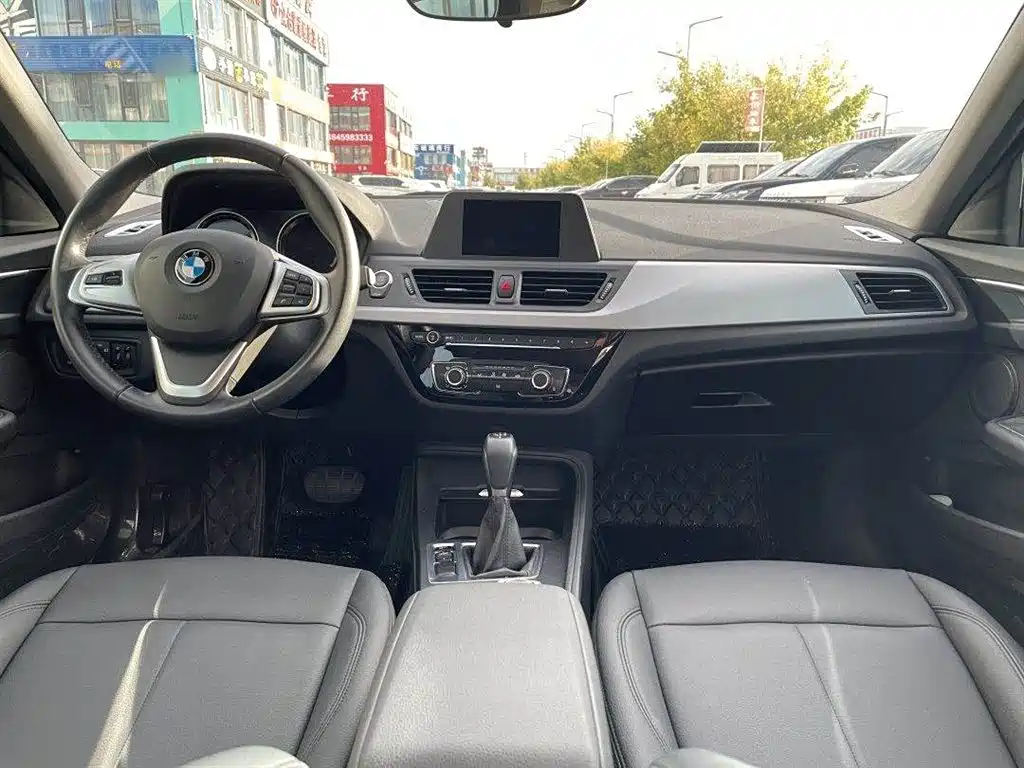 BMW 1 Series 2018 Facelift 118i Fashion фото 21