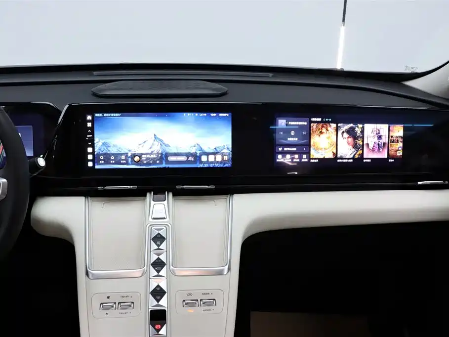 Haval Xiaolong MAX 2023 1.5L Hi4 105 4WD Pilot Edition фото 25