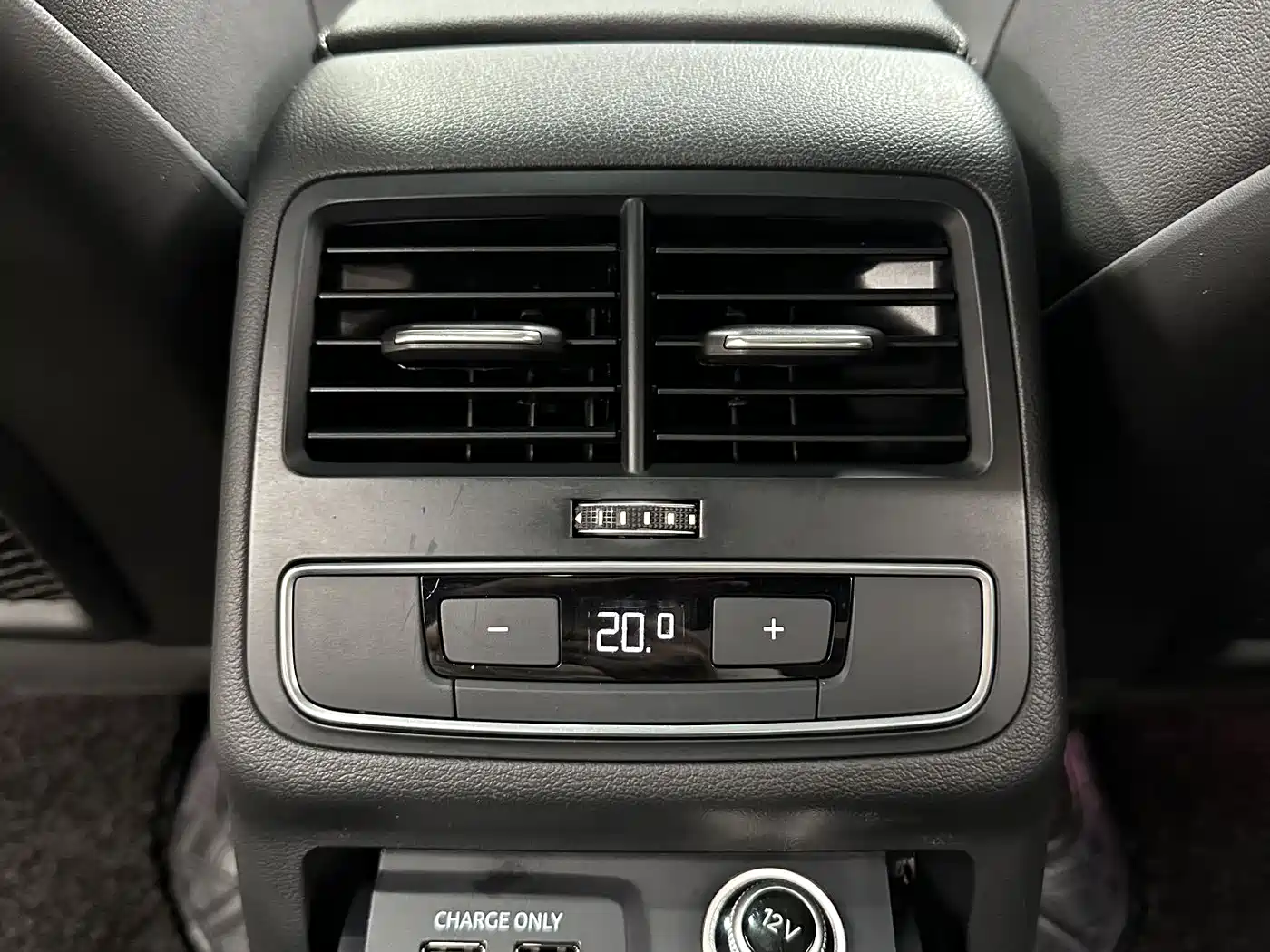 Audi A4L 2023 40 TFSI Luxury Sport фото 23