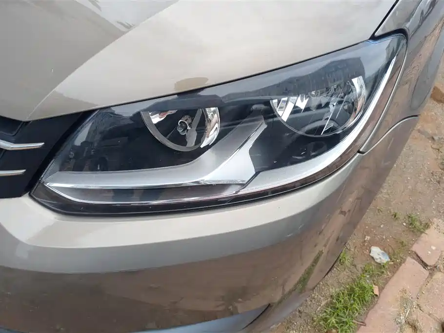 Volkswagen Touran 2015 1.4T Manual Trend Edition 5-seater фото 5