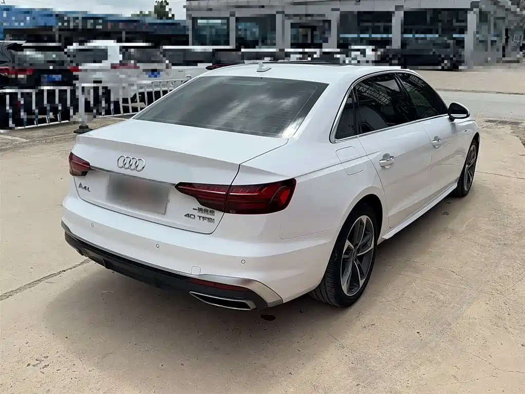 Audi A4L 2022 40 TFSI Fashion Dynamic фото 6