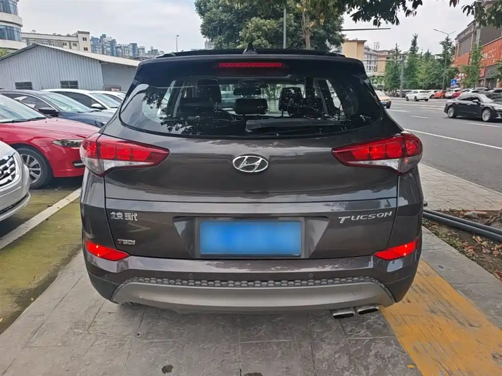HYUNDAI TUCSON