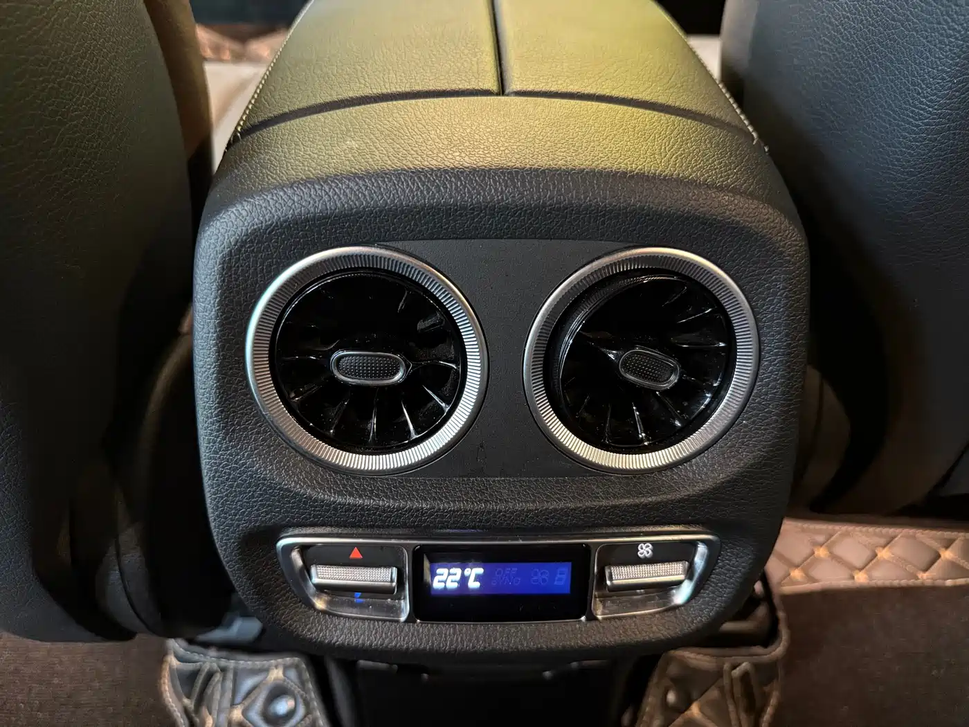 Mercedes-Benz G-Class 2024 G 350 фото 19