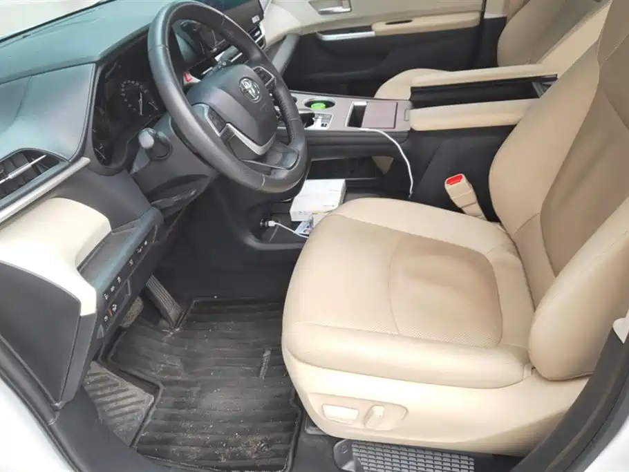 Toyota Granvia 2023 2.5L Hybrid Prestige PLUS Edition фото 9