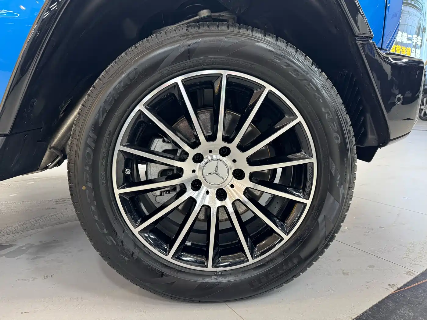 Mercedes-Benz G-Class 2024 G 500 фото 28