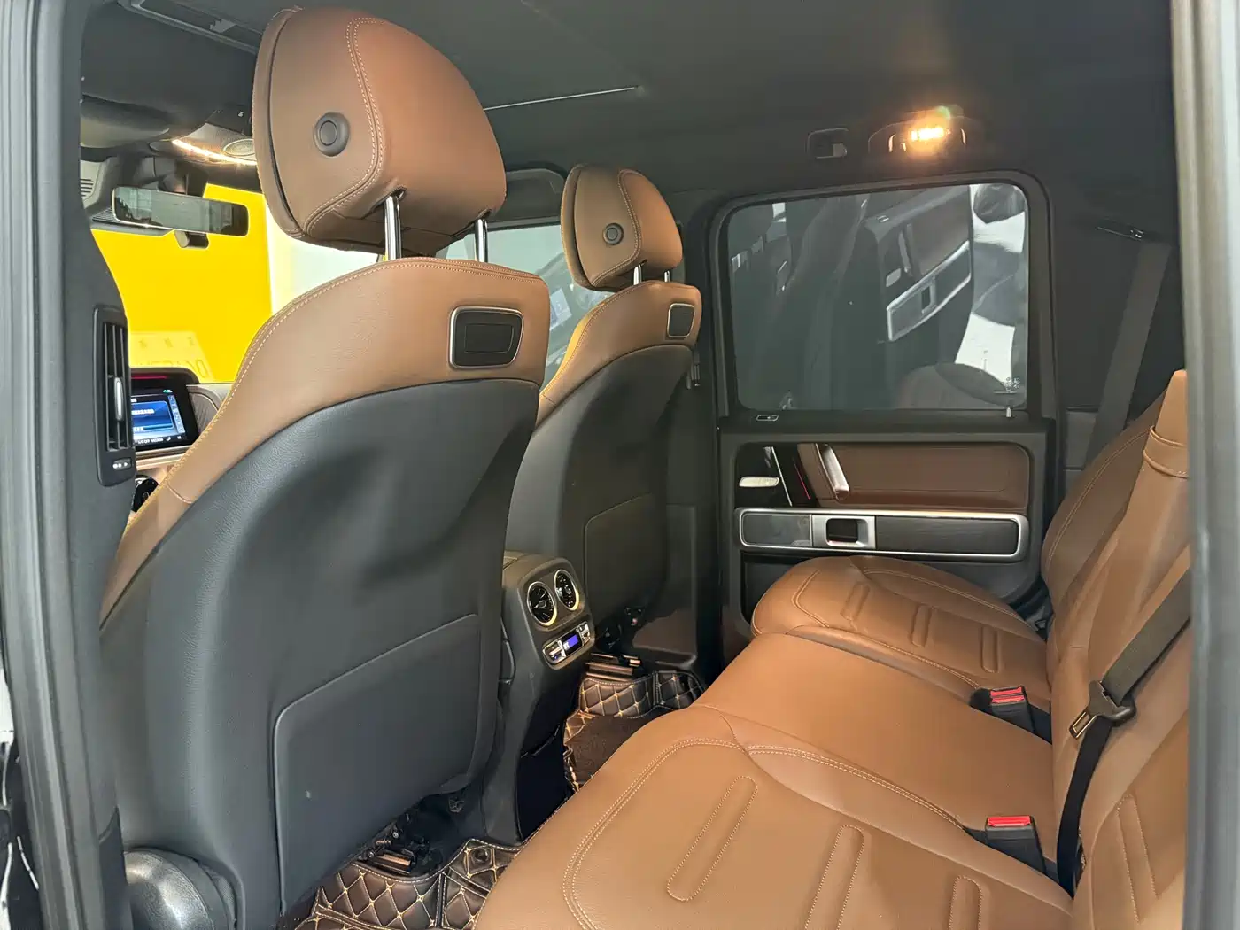 Mercedes-Benz G-Class 2024 G 350 фото 11