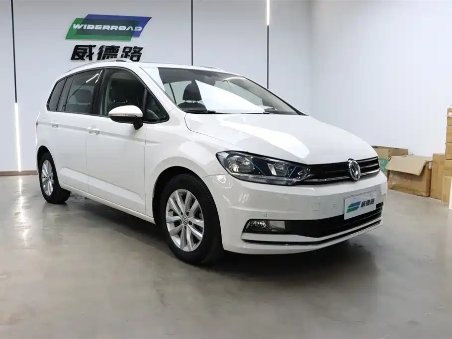 Volkswagen Touran 2018 Touran L 280TSI DSG Comfort 7-seater China V фото 3