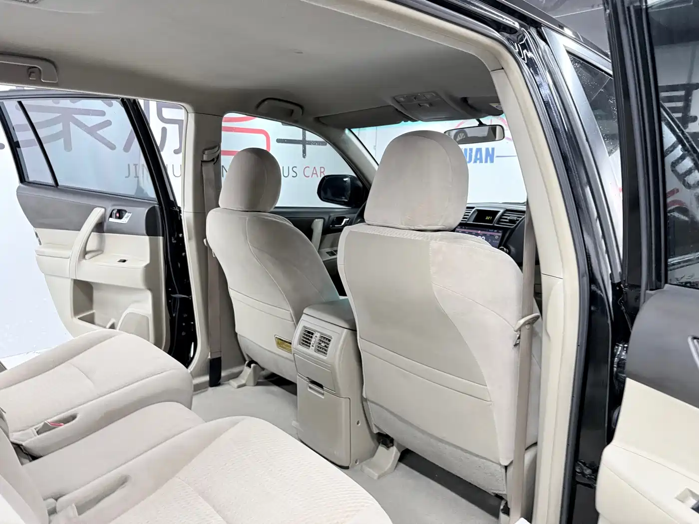 Фото 14 - Toyota Highlander