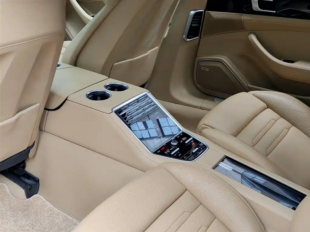 Porsche Panamera 2017 Panamera 4 Executive Long Wheelbase 3.0T фото 9