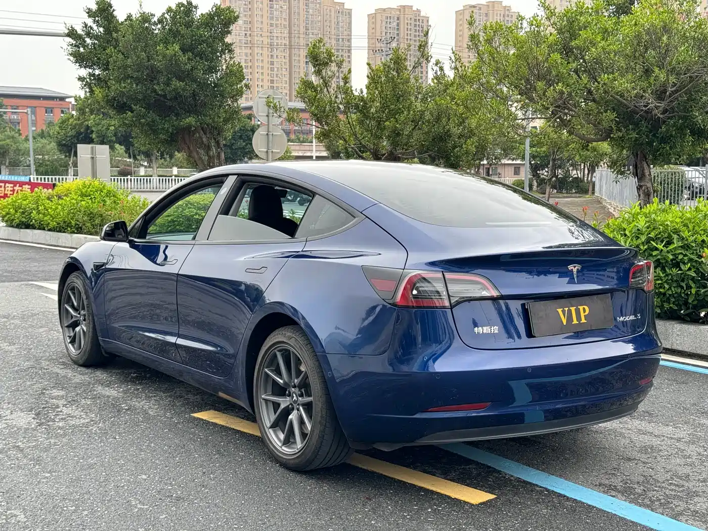 Фото 4 - Tesla Model 3