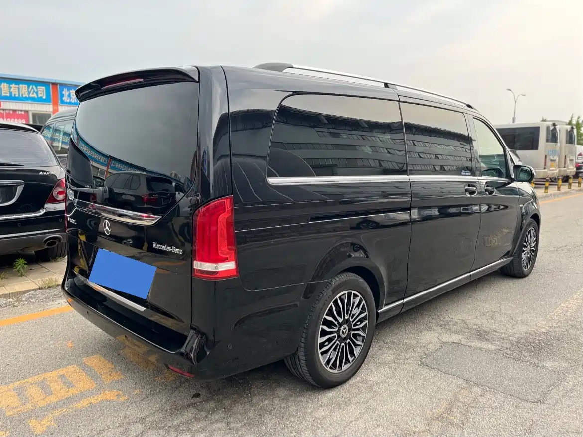 Mercedes-Benz V-Class 2018 V 260 L Premium Long Wheelbase Edition China VI фото 6