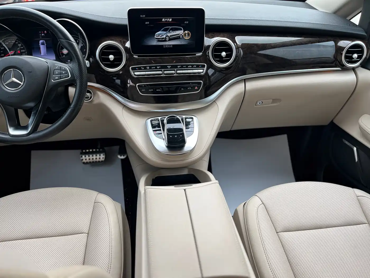 Mercedes-Benz V-Class 2018 V 260 L Premium Long Wheelbase Edition China VI фото 19