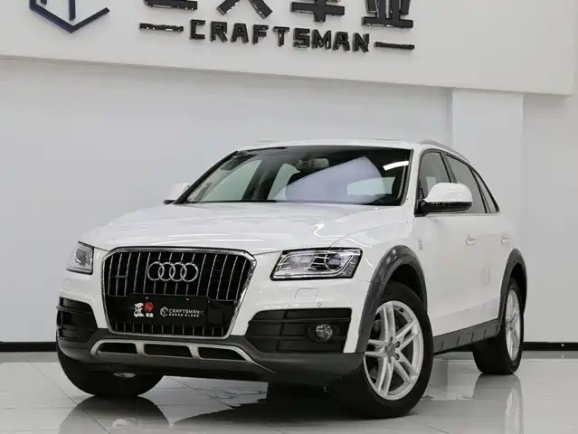 Audi Q5 2017 Plus 40 TFSI Technology — фото 2