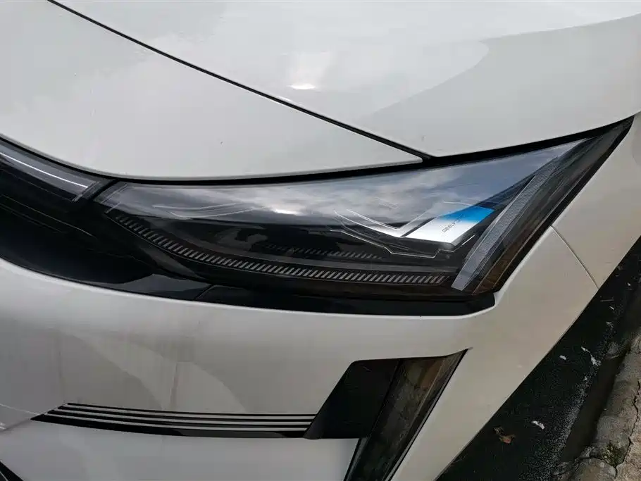 Geely Galaxy Galaxy L6 2024 125km PLUS Soaring Dragon Edition фото 5