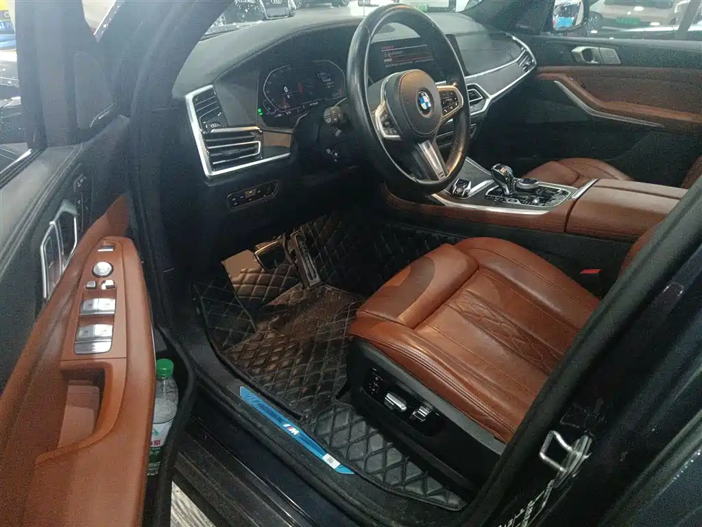 BMW X7 2022 xDrive40i Exclusive M Sport Package фото 15