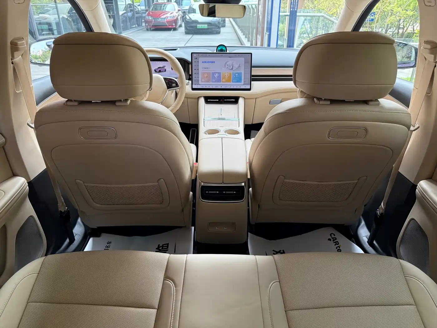 AITO Wenjie AITO M5 2025 Extended Range Ultra AWD фото 16