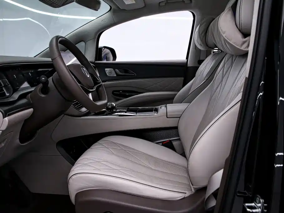 Denza D9 2023 2022 DM-i 970 AWD Flagship