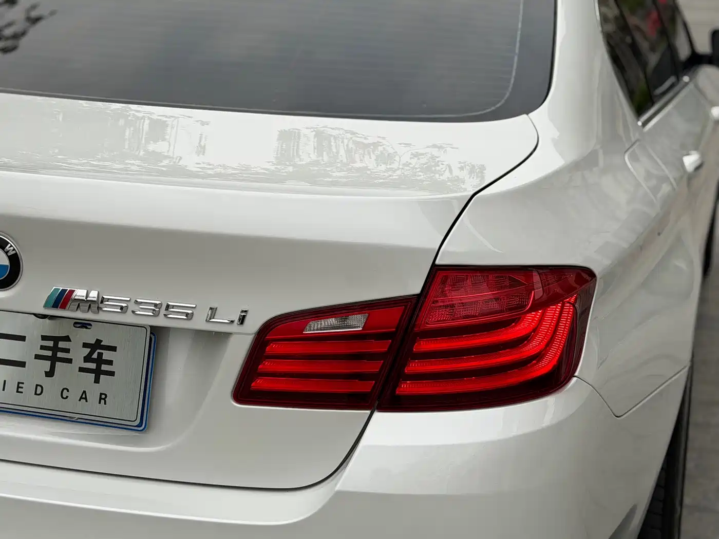 BMW 5 Series 2014 535Li Leadership фото 10