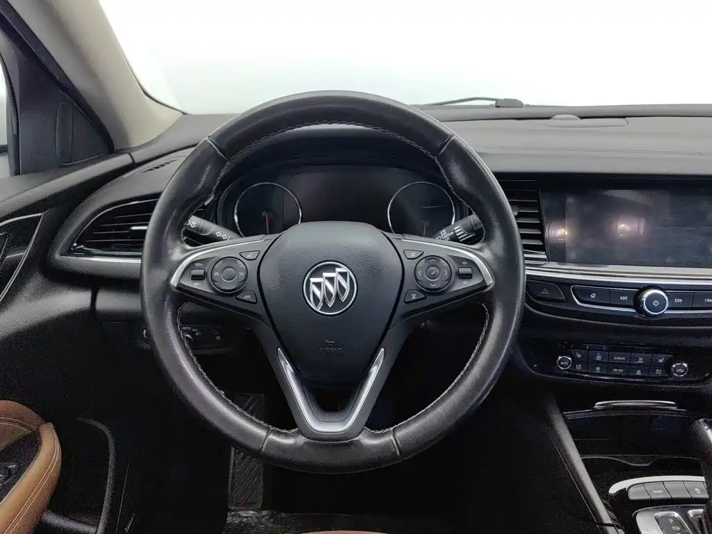 Фото 11 - Buick Regal