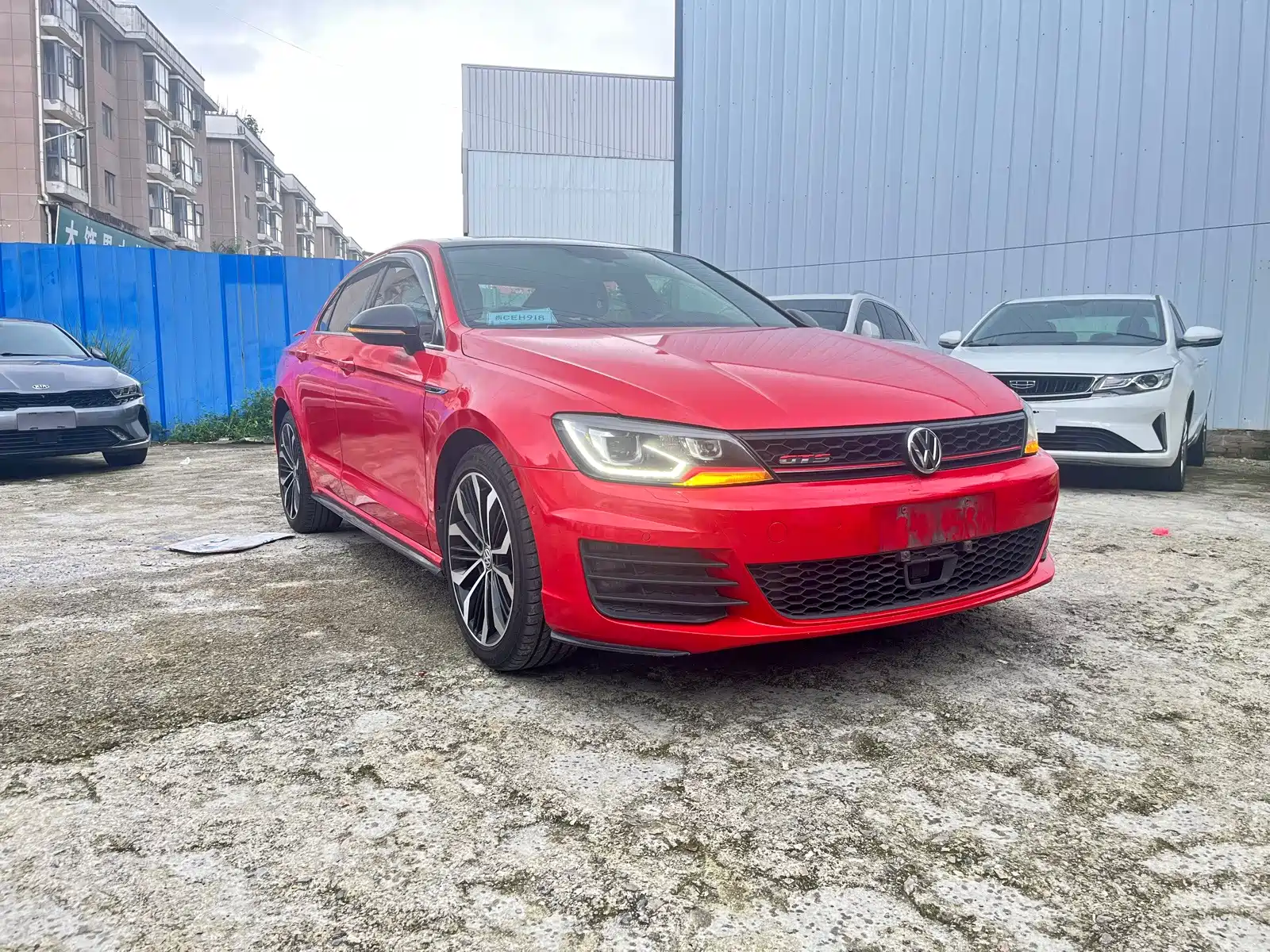 Photo 1 - Volkswagen Lamando