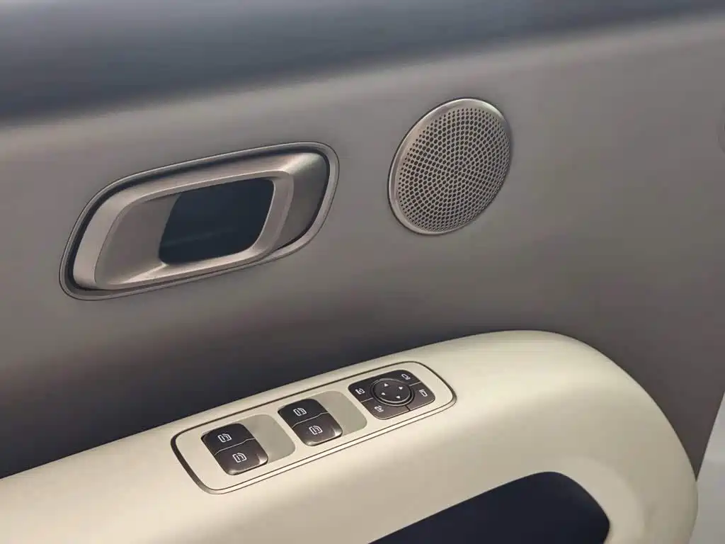 Photo 14 - Li Auto i6