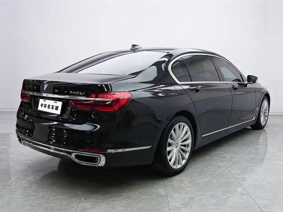 BMW 7 Series 2016 740Li Luxury фото 19