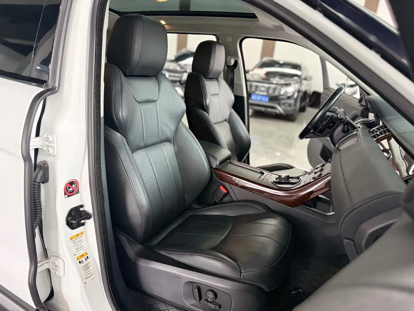 Land Rover Range Rover Evoque 2017 2.0T SE Smart Shine Edition фото 21