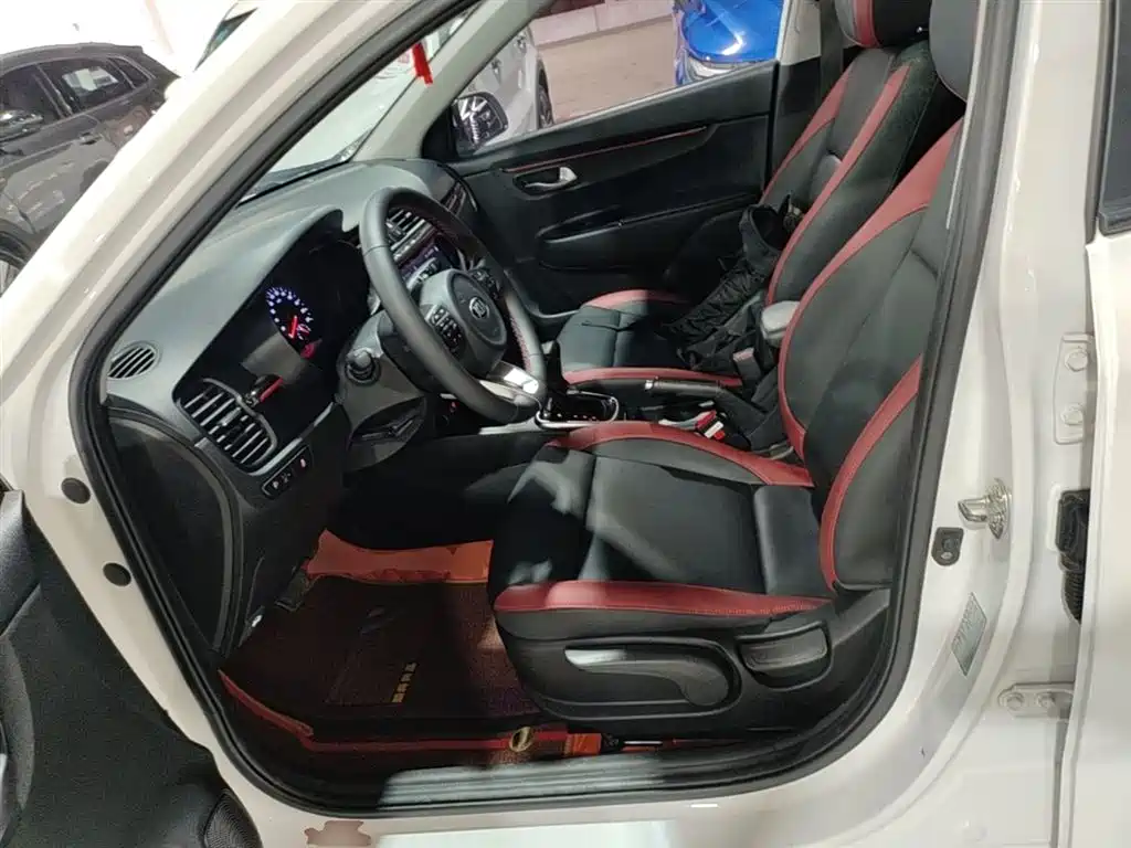 Kia KX CROSS 2018 1.6L Automatic Smart Sunroof Edition фото 15