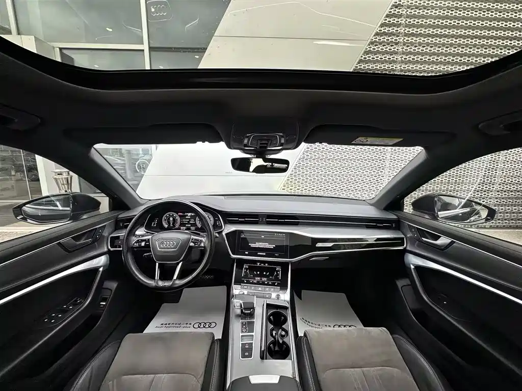 Фото 11 - Audi A6L