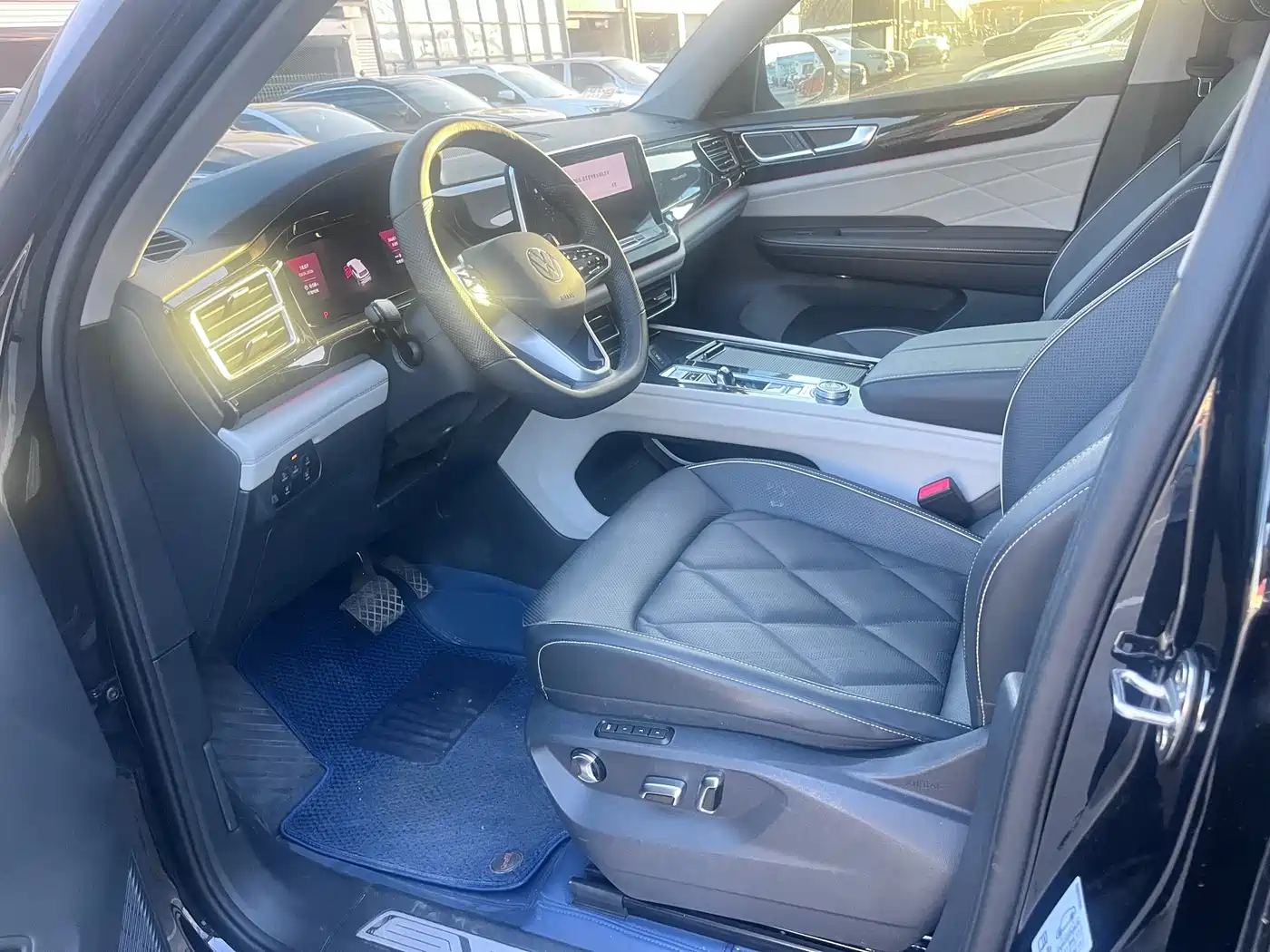 Volkswagen Teramont 2024 380TSI 4WD Prestige Luxury Edition фото 5